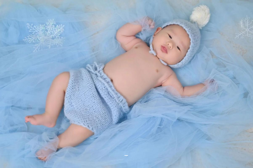 桓台宝宝吐奶黄色